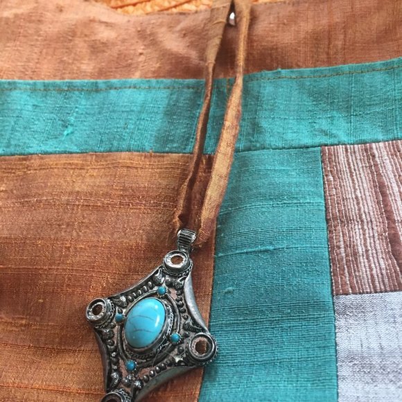 100" silk bag made in Cambodia - Picture 4 of 6